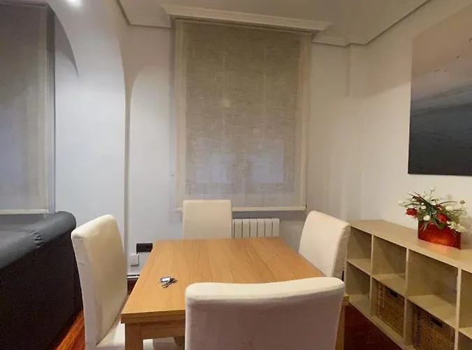 Epalza, Vivienda Turistica Centrica Con Wifi شقة